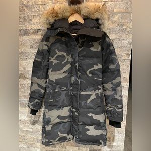 CANADA GOOSE Black Label Shelburne Parka Size S in Camouflage.